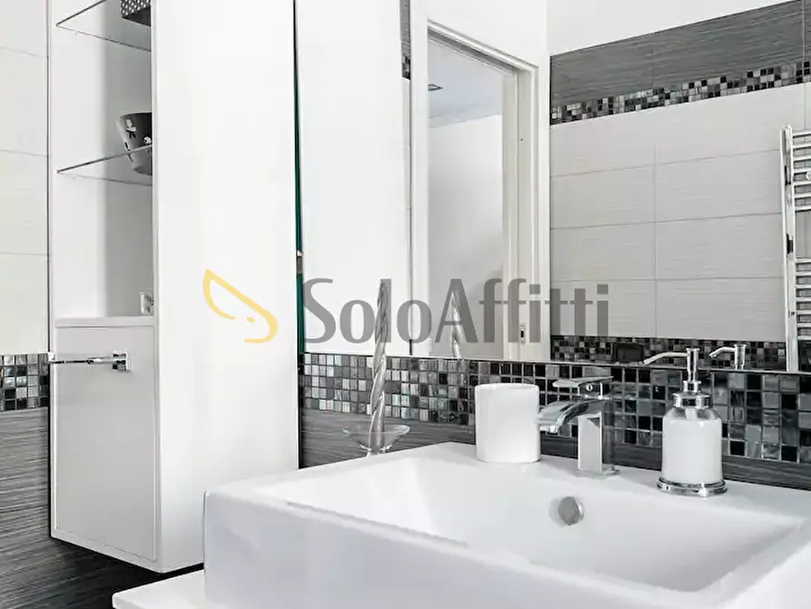Immagine 14 di Bilocale in affitto  in Viale delle Medaglie d'Oro a Roma