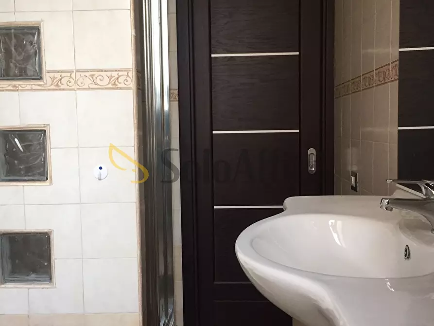 Immagine 10 di Trilocale in affitto  a Cagliari