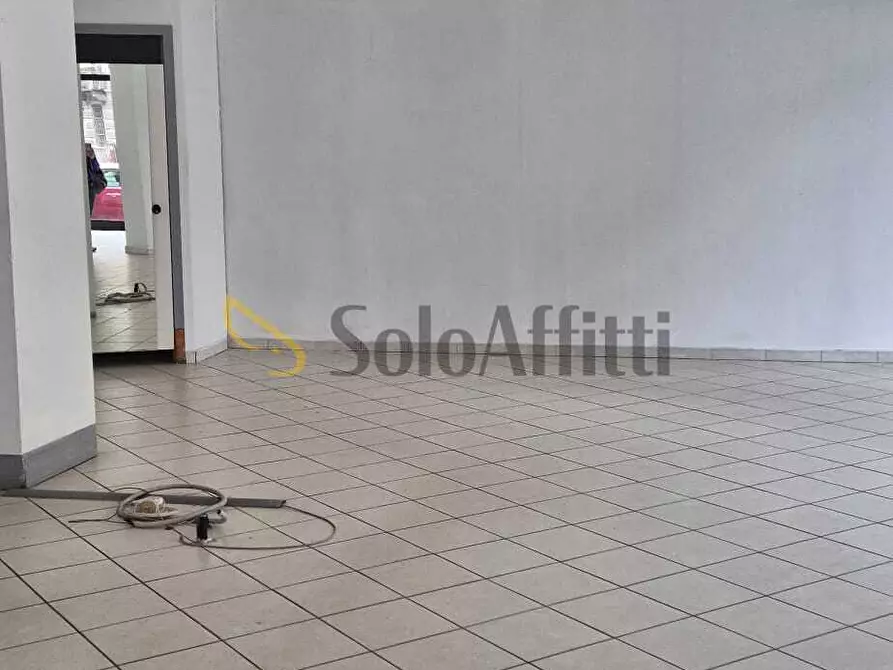 Immagine 21 di Locale commerciale in affitto  in Via Dante Di Nanni 64 a Torino