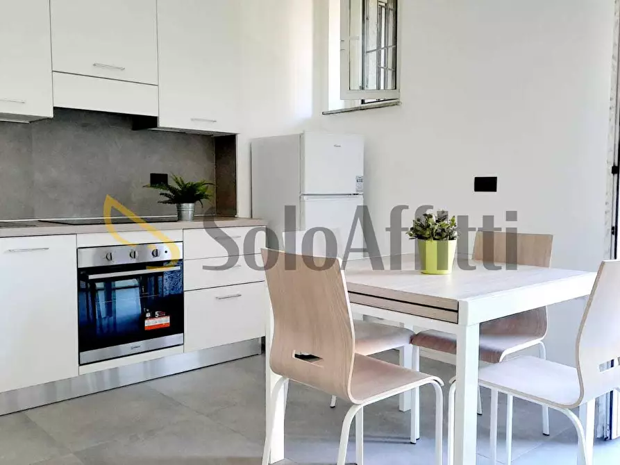 Immagine 10 di Bilocale in affitto  in Via Robecco a Cinisello Balsamo