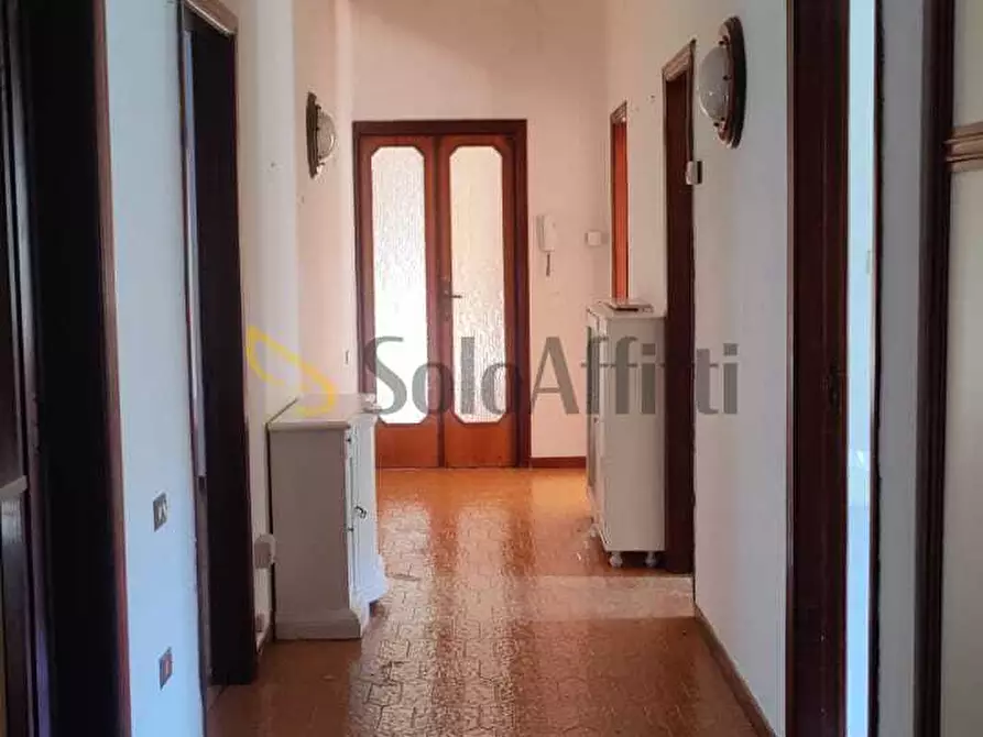 Immagine 13 di Appartamento in affitto  in Via Apollo XI 27 a Eboli