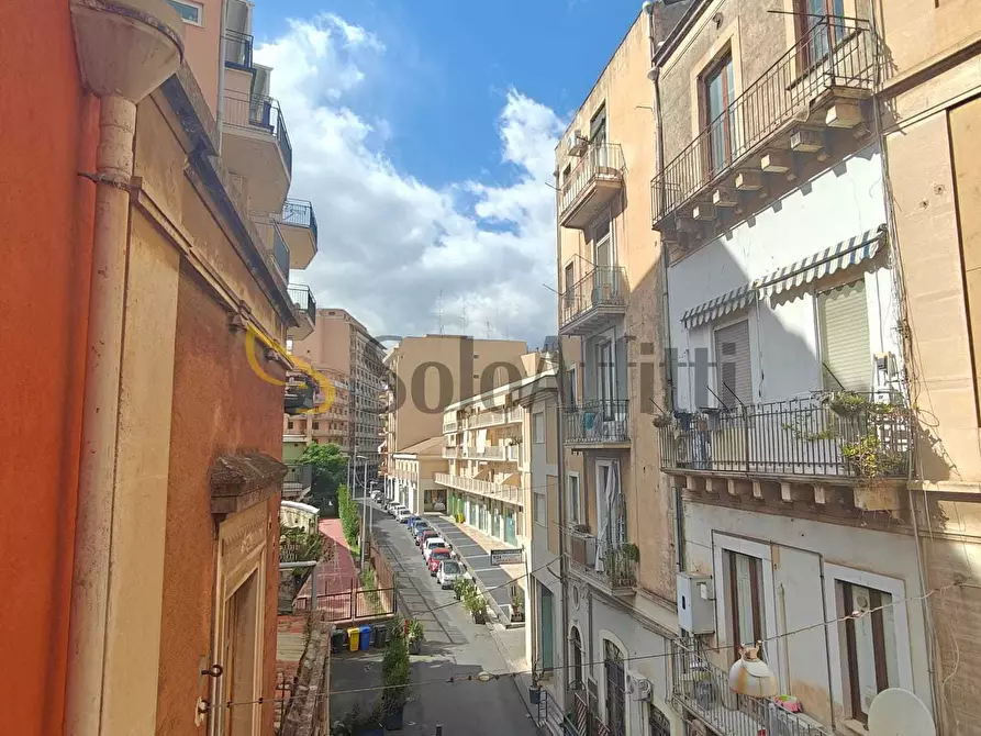 Immagine 13 di Stanza singola in affitto  a Catania