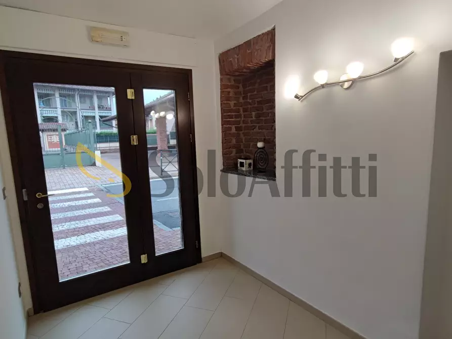 Immagine 12 di Locale commerciale in affitto  in Via Maria Teresa Fornasio a Beinasco