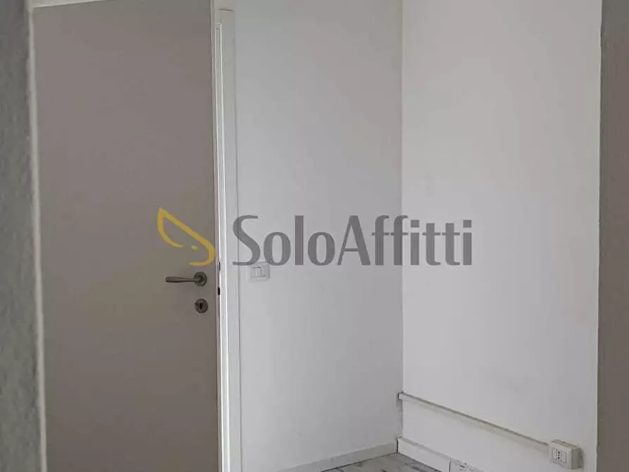 Immagine 6 di Locale commerciale in affitto  in Piazzale Caduti Saronnesi 8 a Saronno