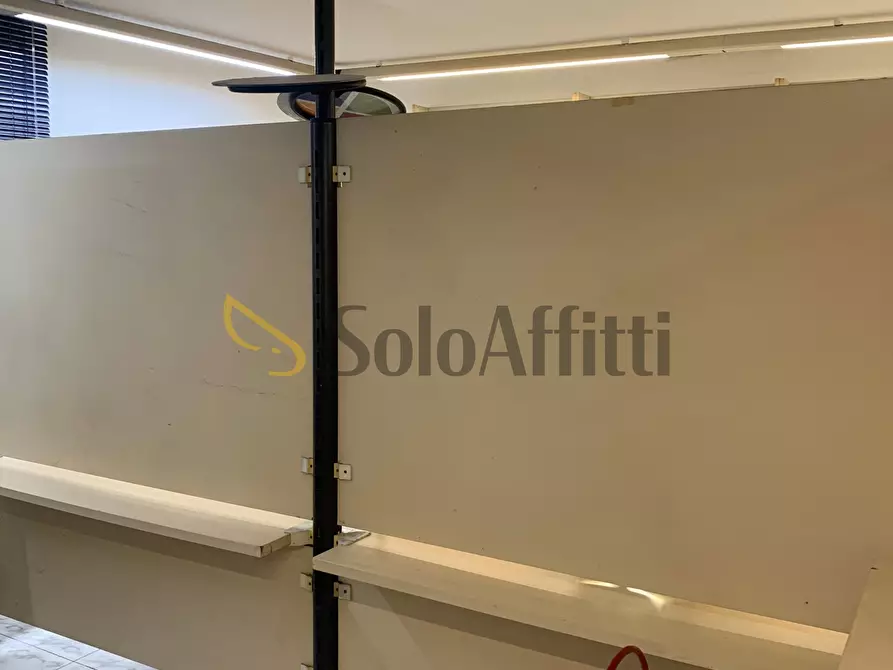 Immagine 19 di Ufficio in affitto  in Via delle Zagare 1 a Catania