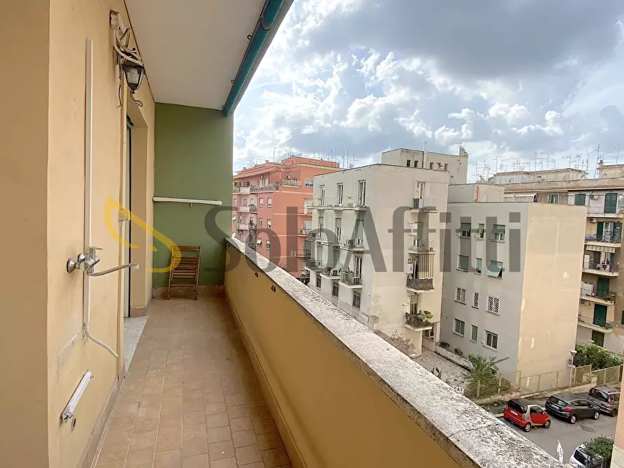 Immagine 2 di Stanza singola in affitto  in via Edoardo Jenner 45 a Roma