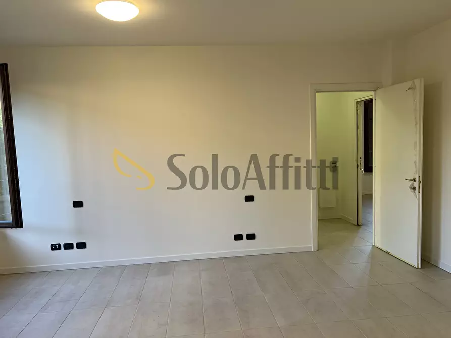 Immagine 14 di Trilocale in affitto  a Rovellasca