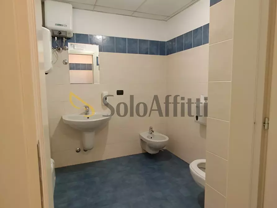 Immagine 11 di Ufficio in affitto  a Gallarate