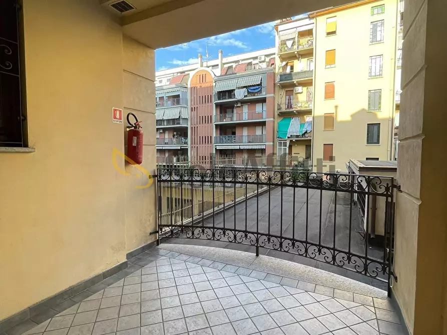 Immagine 17 di Bilocale in affitto  in via Brione a Torino