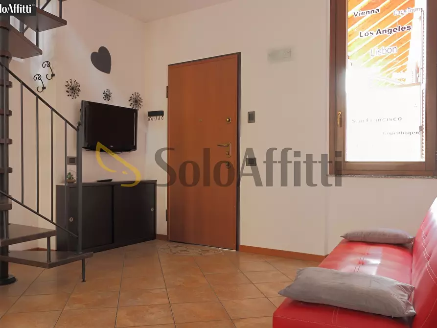 Immagine 6 di Bilocale in affitto  in Piazza Giuseppe Garibaldi 28 a Muggiò