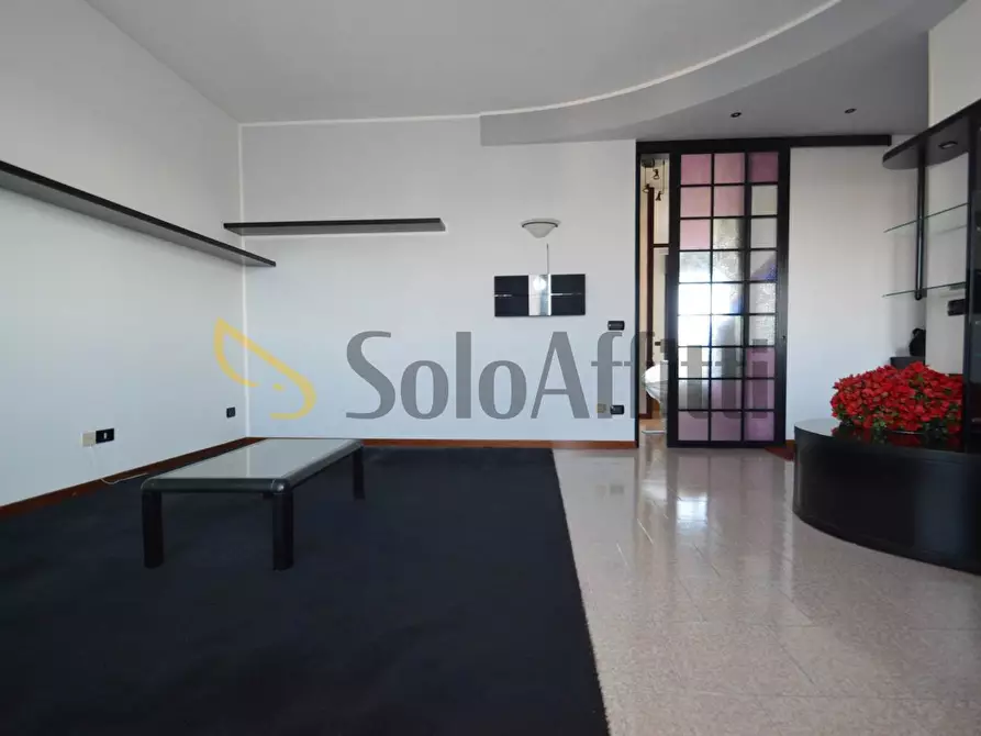 Immagine 3 di Trilocale in affitto  in Via Marche 2a a Pieve Emanuele