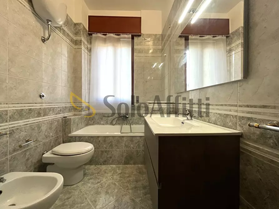 Immagine 9 di Stanza singola in affitto  in Viale Magna Grecia 210 a Catanzaro