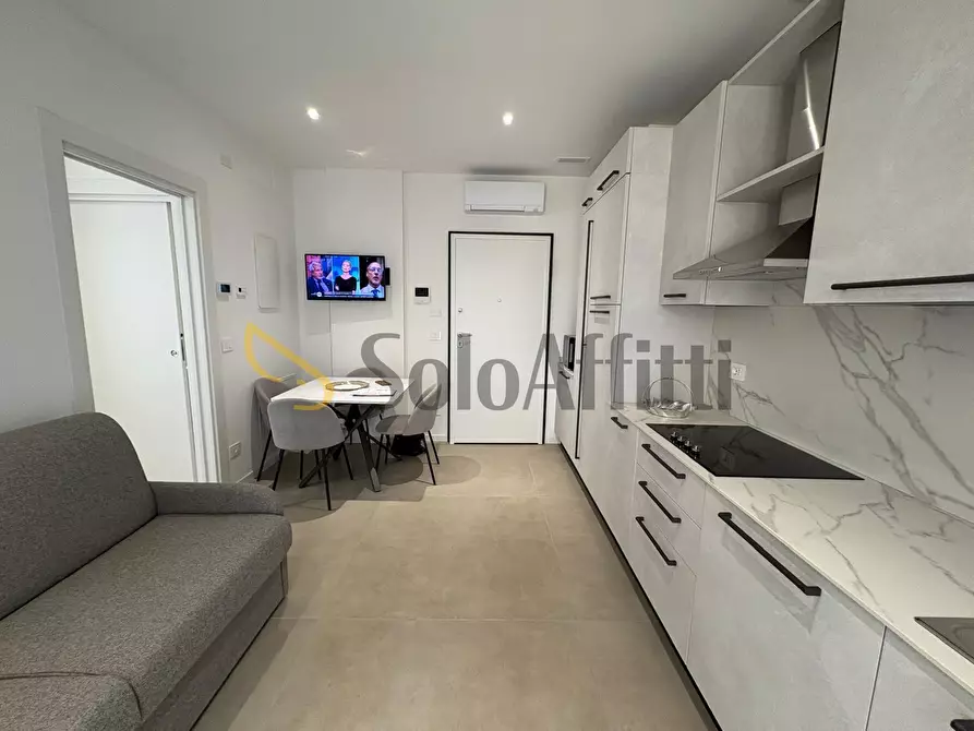 Immagine 1 di Bilocale in affitto  in Piazza Malatesta 20 a Rimini