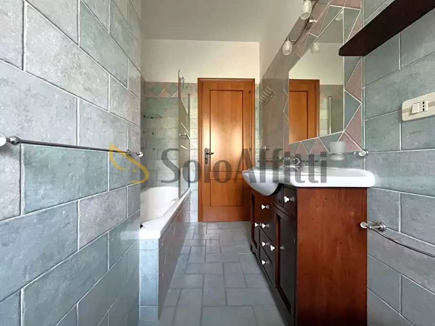 Immagine 15 di Trilocale in affitto  in Strada Diciannove 5 a Catanzaro