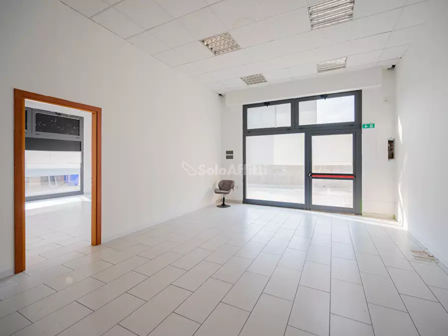 Immagine 4 di Ufficio in affitto  a Catanzaro