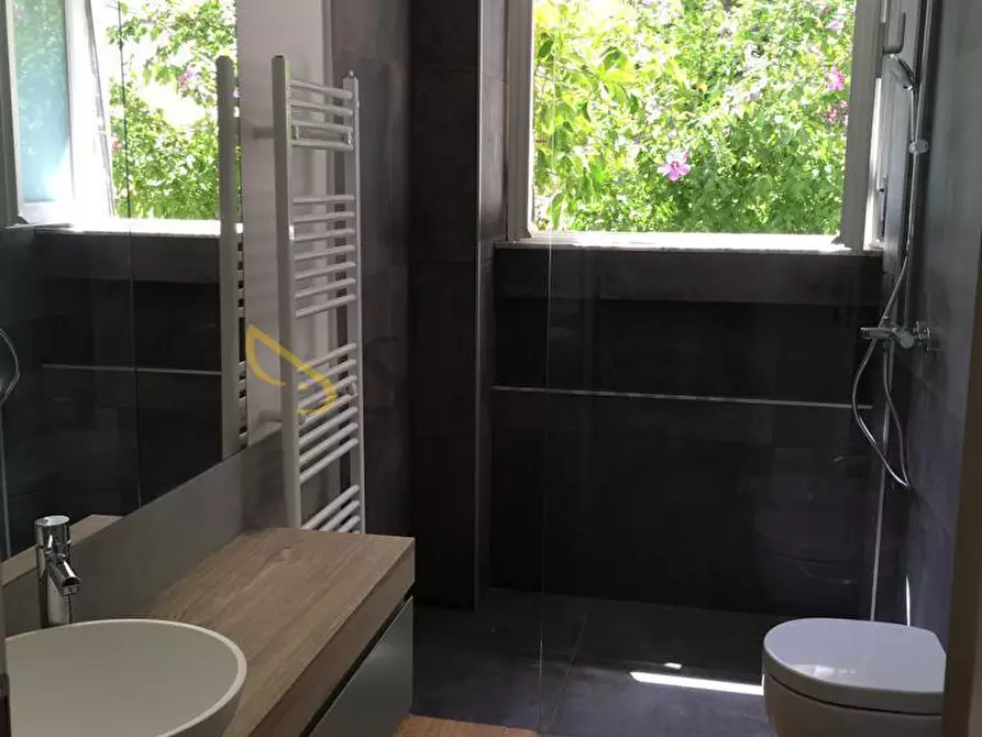 Immagine 8 di Quadrilocale in affitto  in Viale Fabbricotti 106 a Livorno