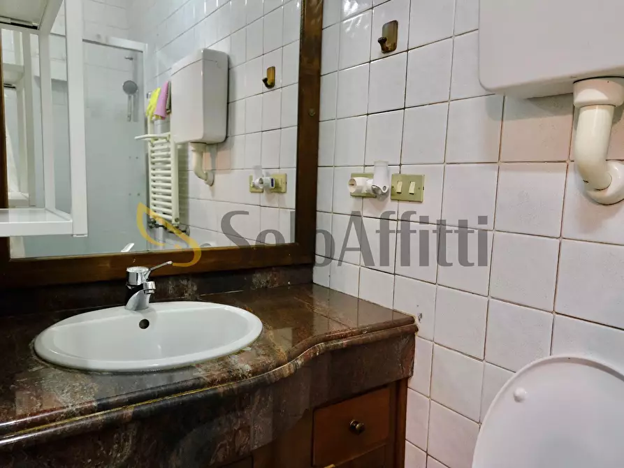 Immagine 17 di Bilocale in affitto  in Via Pollenzo 10 a Torino