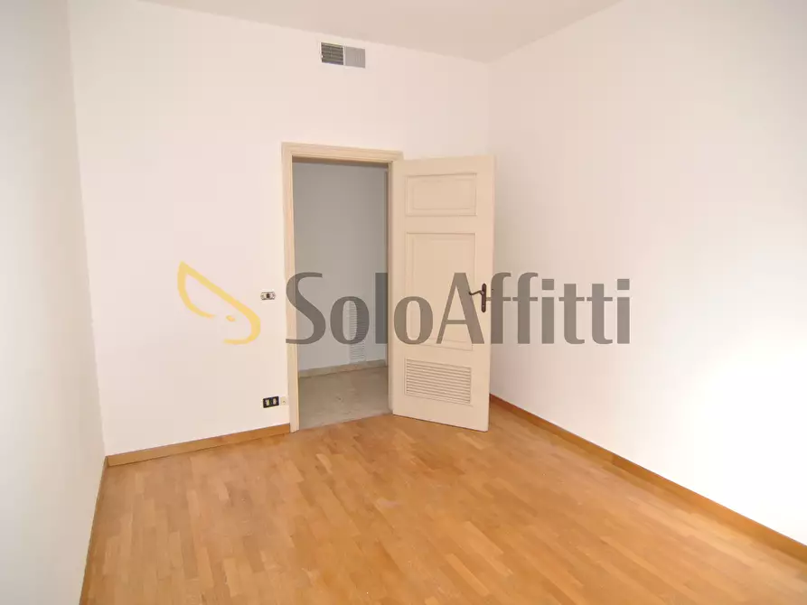 Immagine 28 di Appartamento in affitto  in Via Roma 70 a Livorno