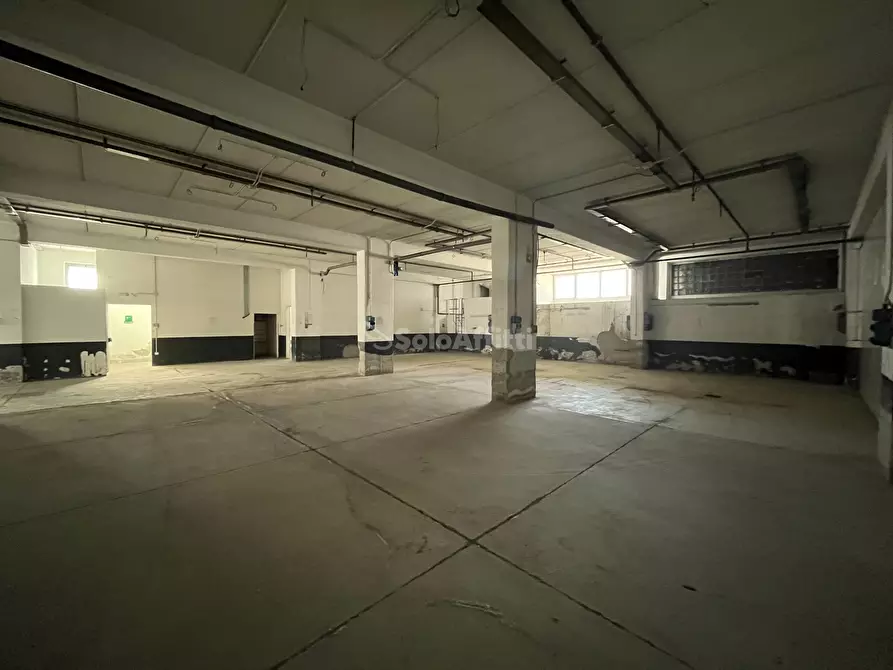 Immagine 7 di Magazzino in affitto  a Catanzaro