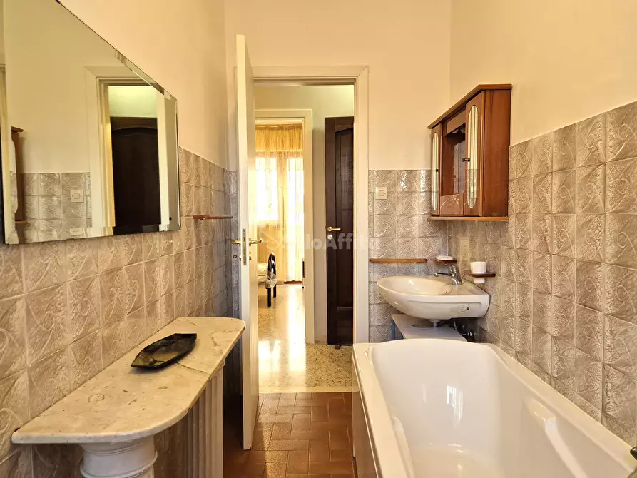 Immagine 13 di Stanza singola in affitto  a Catanzaro