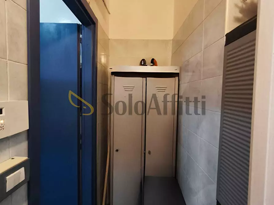 Immagine 10 di Locale commerciale in affitto  in Via Pietro Francesco Guala 112/A a Torino