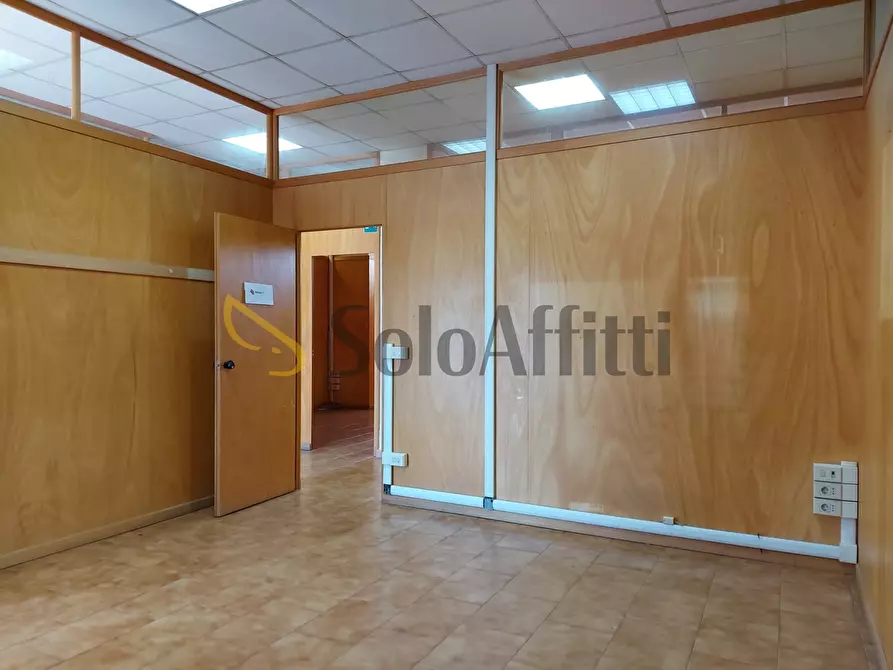 Immagine 18 di Locale commerciale in affitto  in Via del Tempio della Fortuna a Fiumicino