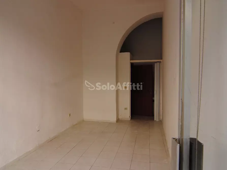 Immagine 3 di Locale commerciale in affitto  a Livorno