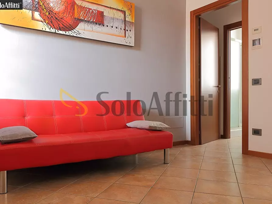 Immagine 3 di Bilocale in affitto  in Piazza Giuseppe Garibaldi 28 a Muggiò
