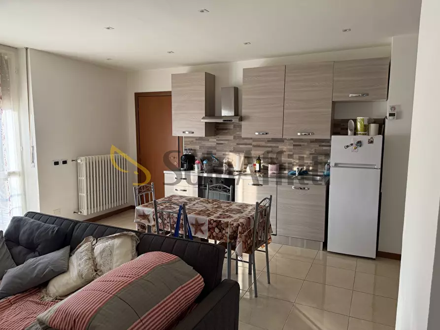 Immagine 1 di Trilocale in affitto  in Via Colombo 13 a Solaro