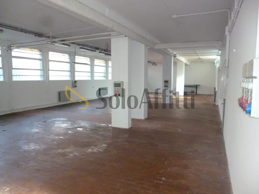 Immagine 3 di Magazzino in affitto  a Gallarate