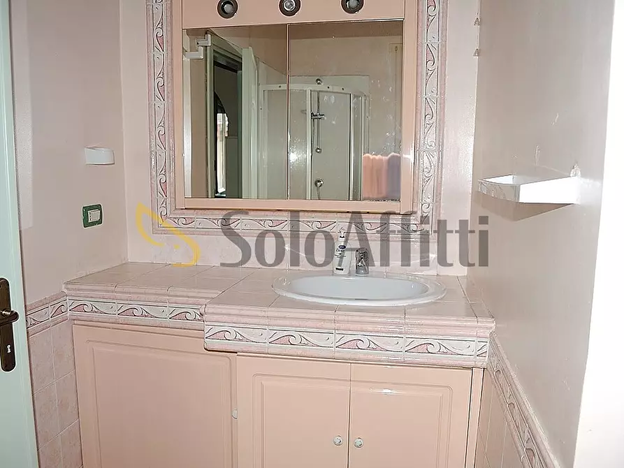 Immagine 25 di Bilocale in affitto  in CORSO TARANTO 208 a Torino