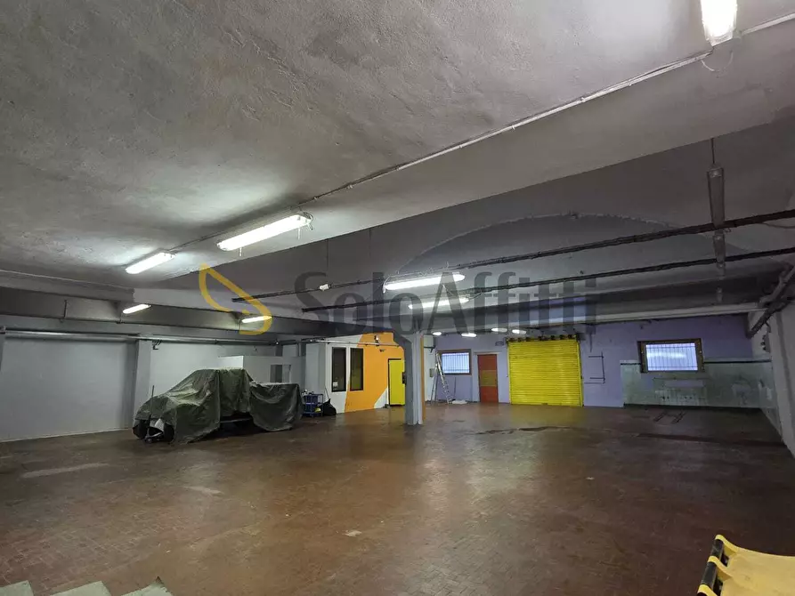 Immagine 1 di Capannone industriale in affitto  a Torino
