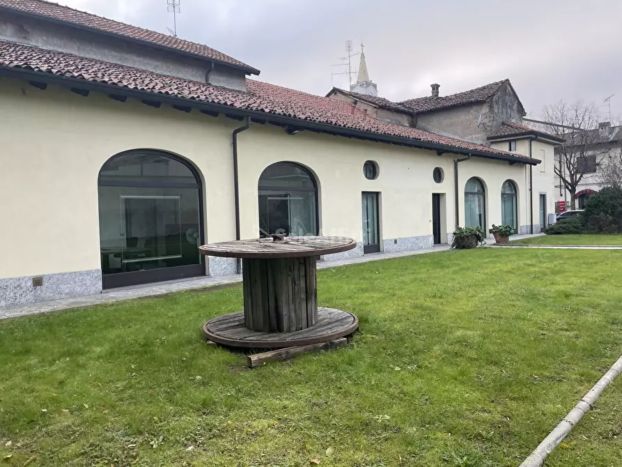 Immagine 5 di Locale commerciale in affitto  in Piazza Baracca 18 a Buscate