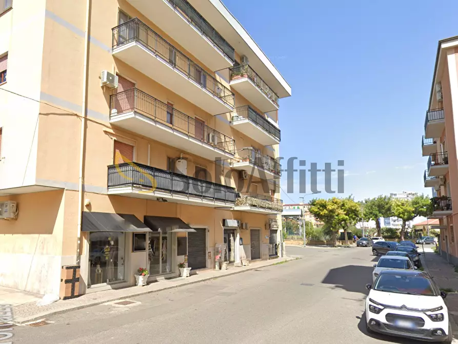 Immagine 10 di Locale commerciale in affitto  in Via Torrazzo 134 a Catanzaro