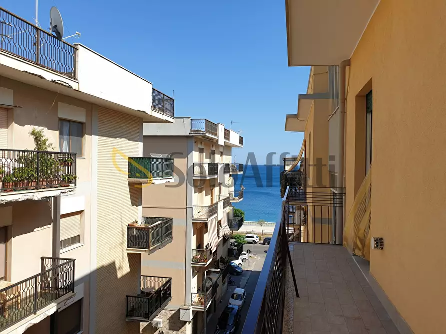 Immagine 1 di Trilocale in affitto  a Catanzaro