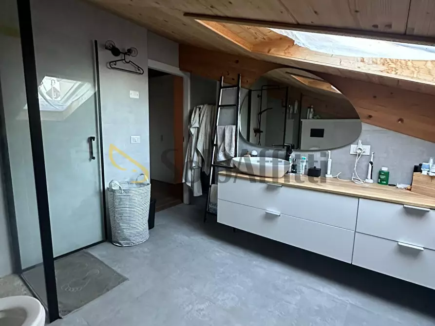 Immagine 21 di Villa in affitto  in Via Orsoleto a Rimini