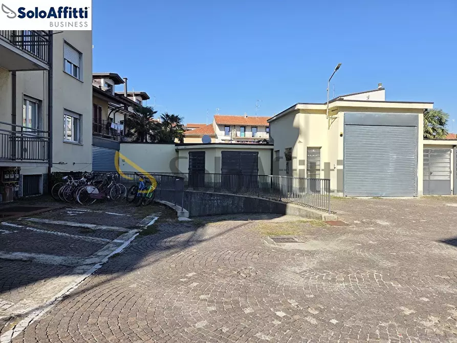 Immagine 8 di Magazzino in affitto  in Via Raffaello Sanzio 25 a Seveso