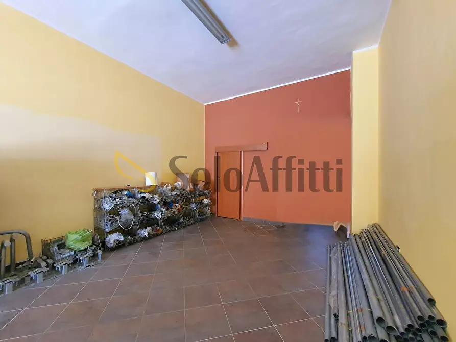 Immagine 2 di Locale commerciale in affitto  a Catanzaro