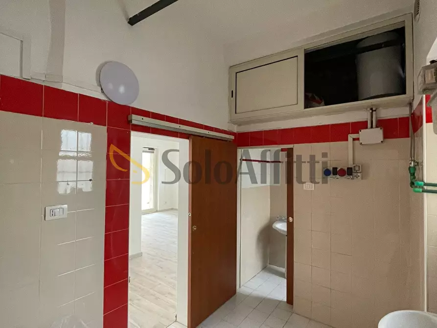 Immagine 4 di Locale commerciale in affitto  in Via Adige a Frosinone