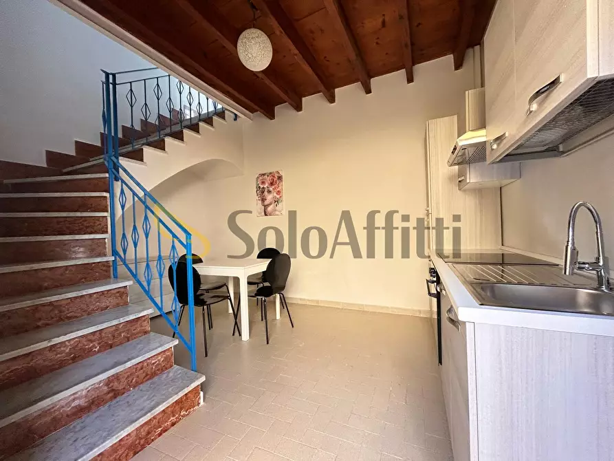 Immagine 15 di Stanza singola in affitto  a Monserrato