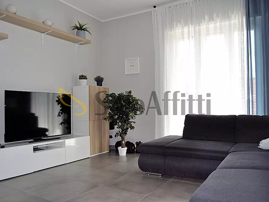 Immagine 25 di Trilocale in affitto  in Via Chiomo 5 a Settimo Torinese