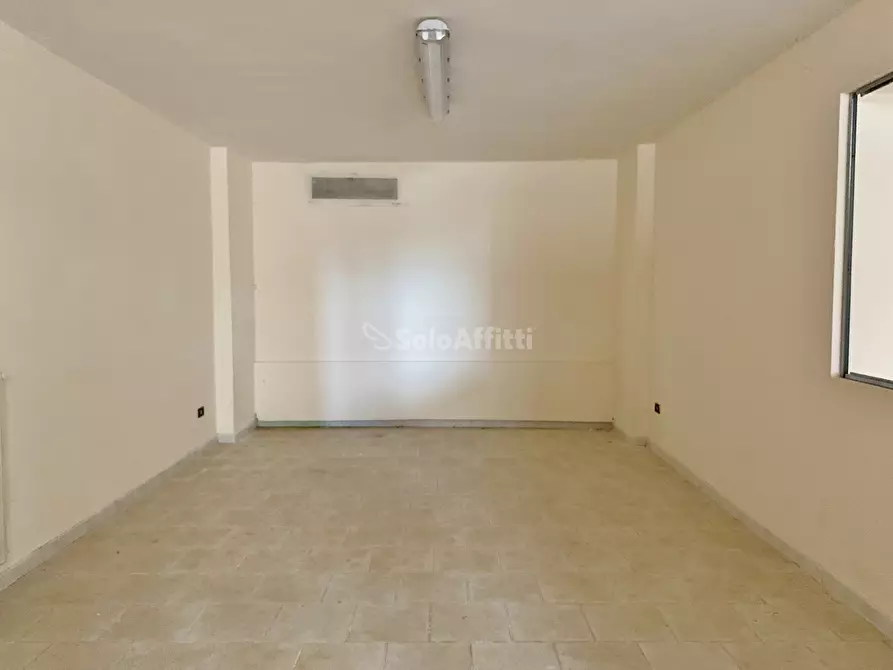 Immagine 7 di Magazzino in affitto  a Catanzaro