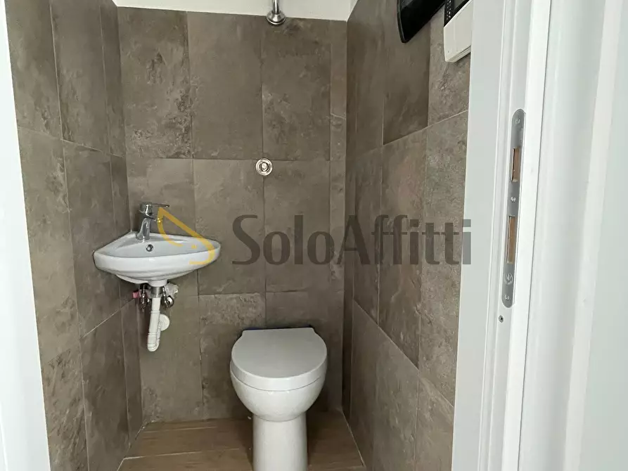 Immagine 7 di Locale commerciale in affitto  in via Pollastrini a Anzio