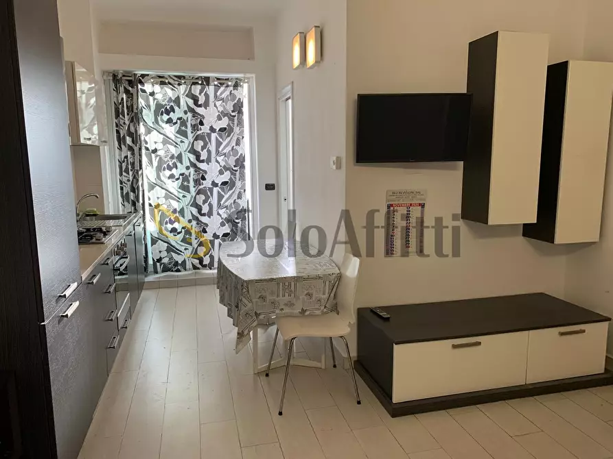 Immagine 6 di Bilocale in affitto  in Via Crescentino 30 a Torino