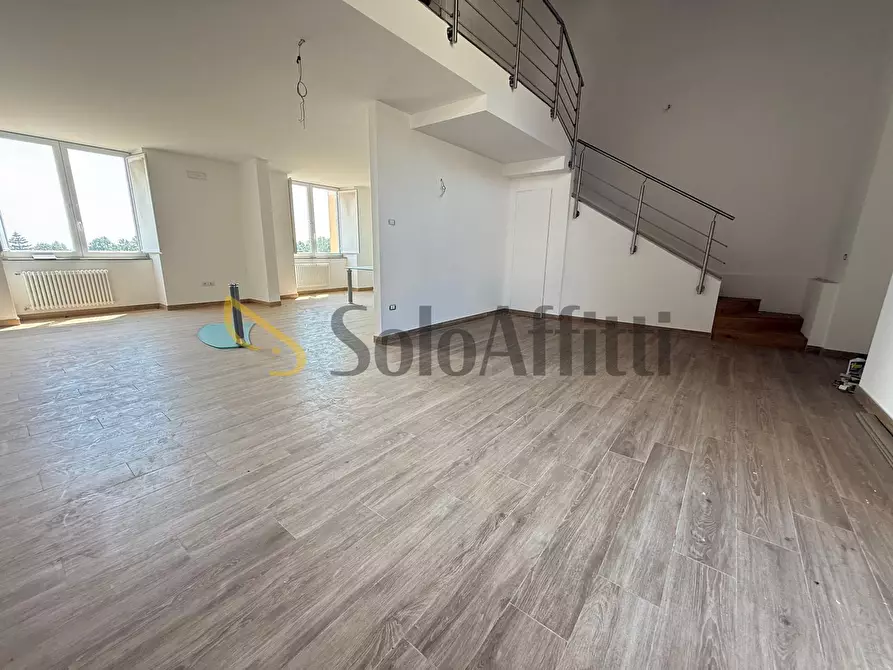 Immagine 3 di Loft/Open space in affitto  in Via dei Giardini Reali a Caserta