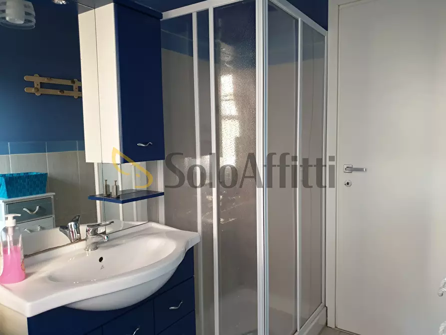 Immagine 8 di Stanza singola in affitto  a Catanzaro