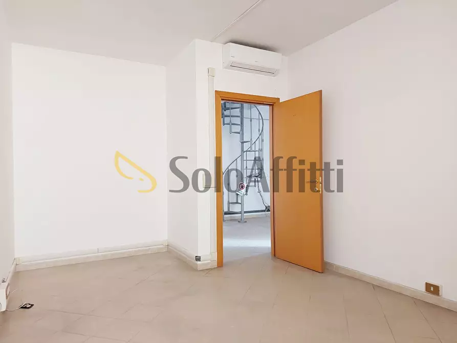 Immagine 17 di Ufficio in affitto  in Via Giorgio Giorgis a Fiumicino