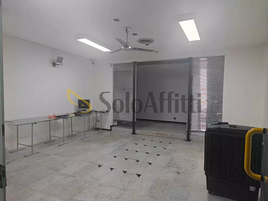 Immagine 2 di Attività artigianale in affitto  in Via Guido Gozzano 10 a Catania