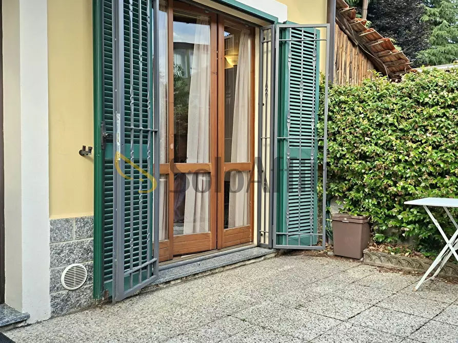 Immagine 1 di Bilocale in affitto  in Via Ampelio Pessina a Biassono