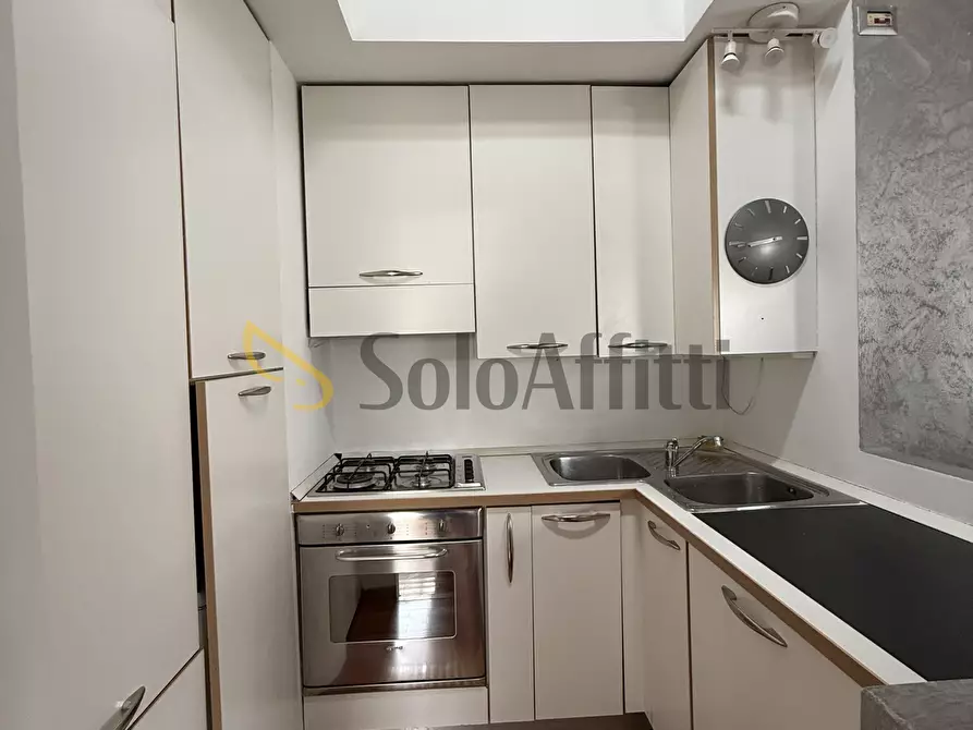 Immagine 10 di Bilocale in affitto  in Via Magenta 37 a Torino